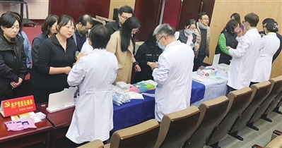 关爱女职工01.jpg