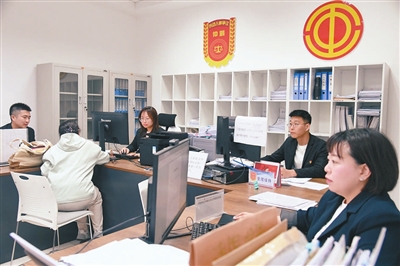 建功十五五-全国工人先锋号:沈阳市皇姑区总工会新就业形态劳动者权益一体化保障中心.jpg