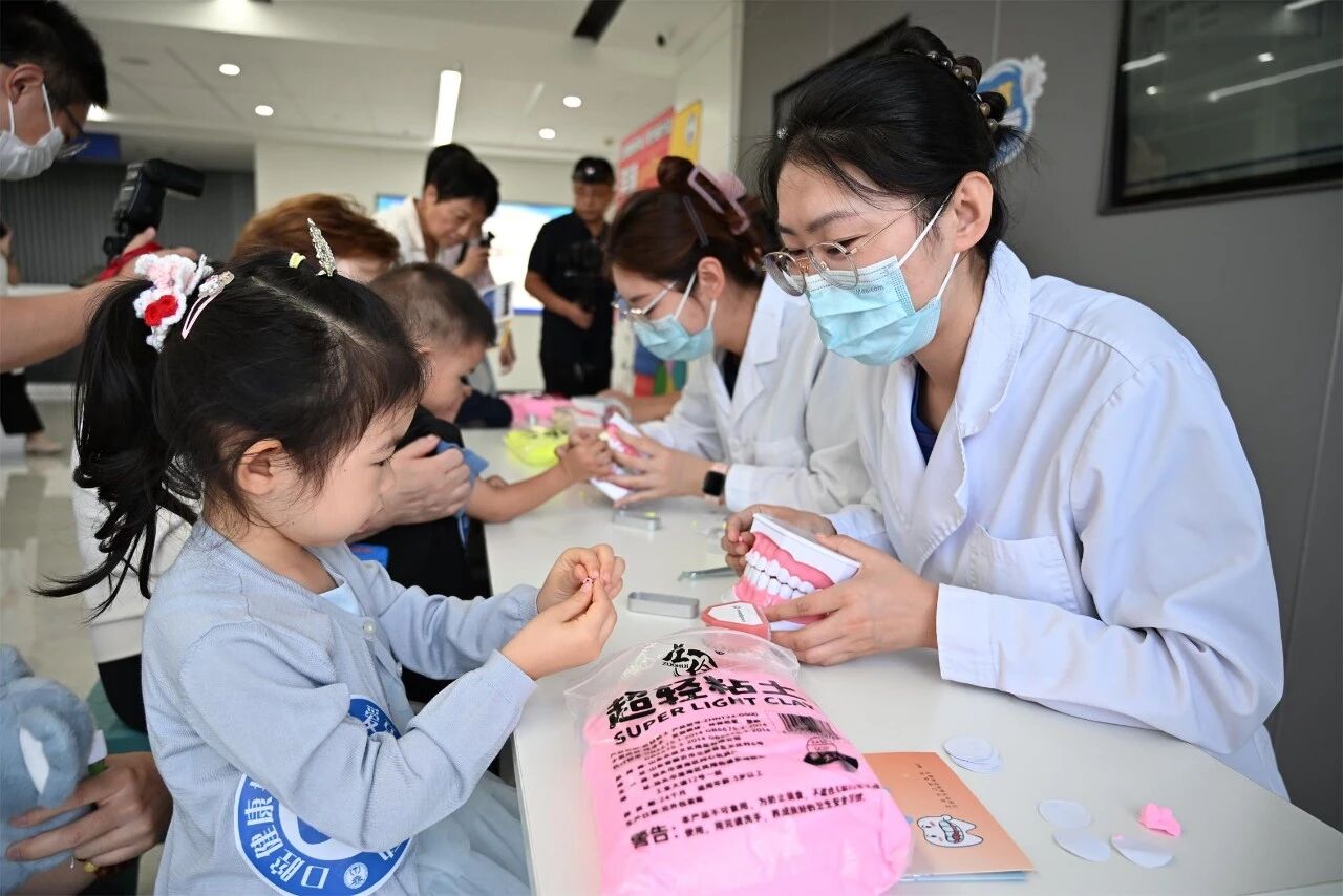教科爱牙日活动01.jpg