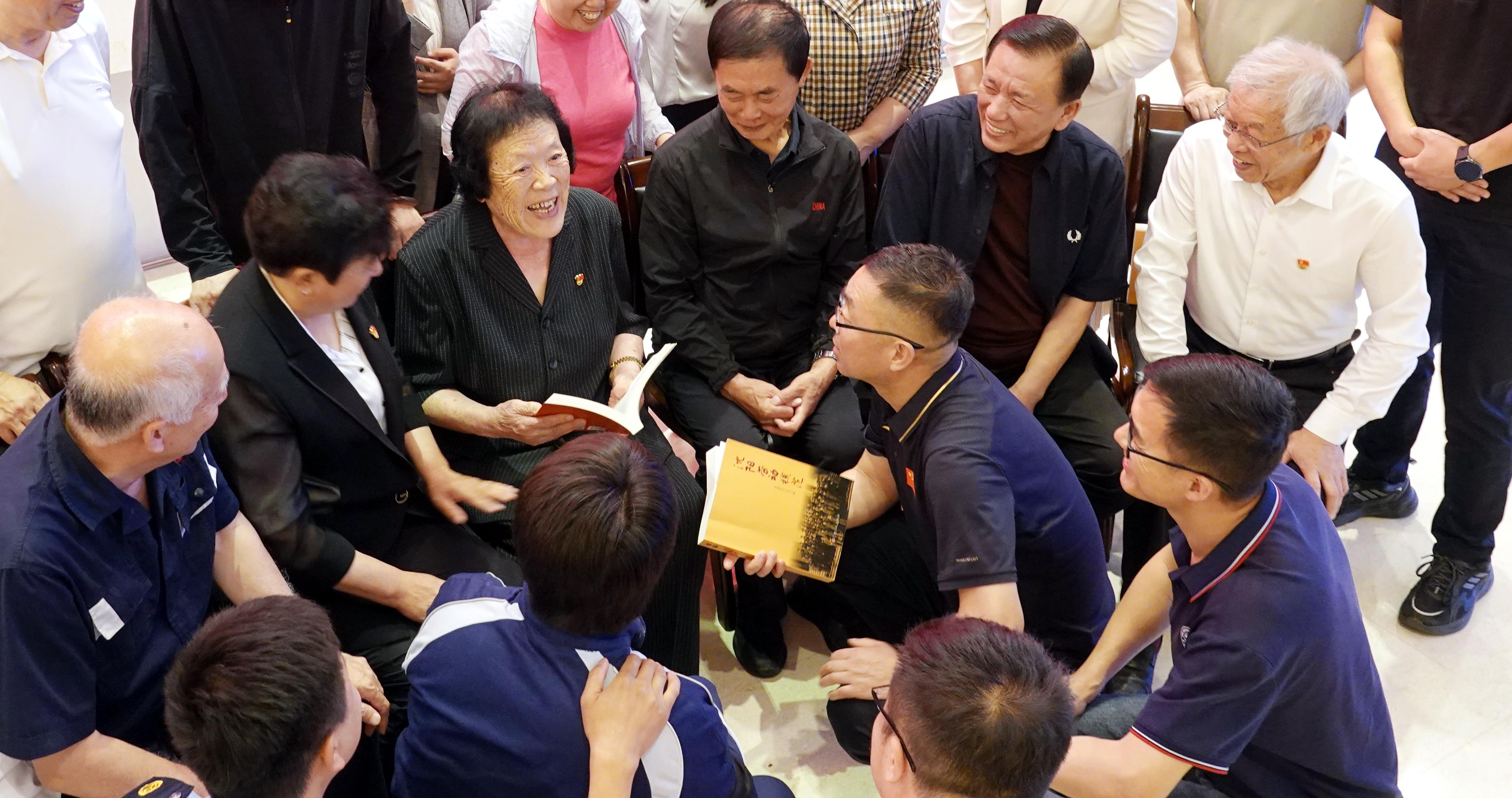 劳模馆读书活动.jpg