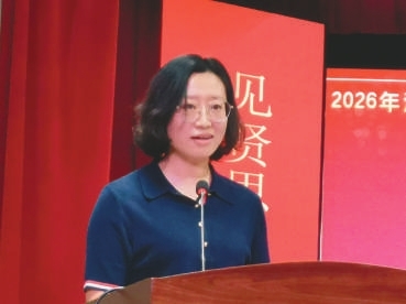 邓丽娜.jpg